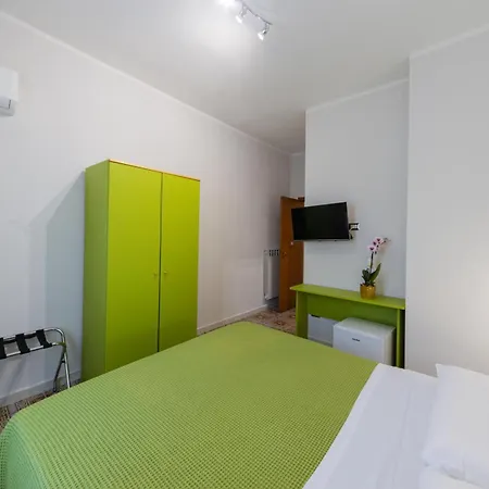 Dali Hotel 2*